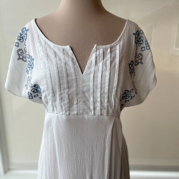 Green Dragon Women's White Embroidered  Short Sleeve Tunic Blouse, Size S - Picture 2 of 9